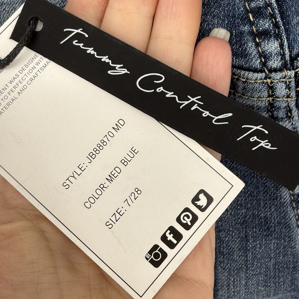 Judy Blue Mid Rise Tummy Control Straigh Leg Jeans Raw Hem NWT 7/28 30” Inseam - Picture 10 of 10